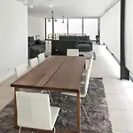 בית נופש House With Private Pool In - 250 M² *