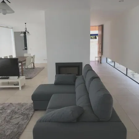 House With Private Pool In 250 M² *