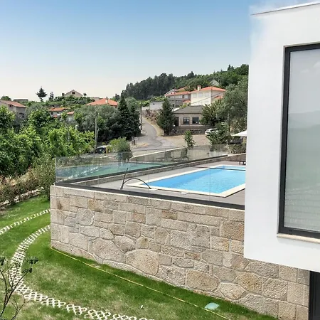 House With Private Pool In - 250 M²