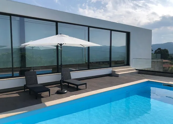 House With Private Pool In - 250 M² *