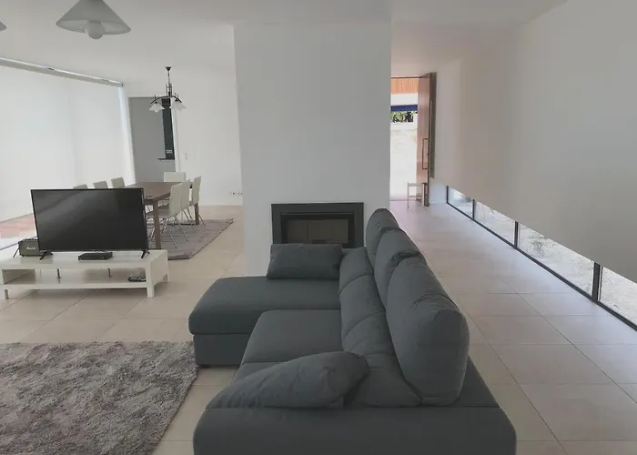 House With Private Pool In - 250 M² *