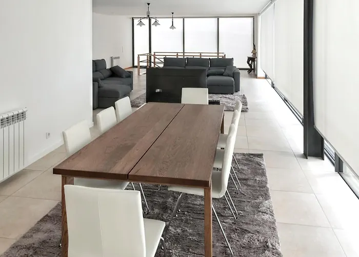 度假居 House With Private Pool In - 250 M² *