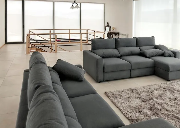 House With Private Pool In - 250 M² *